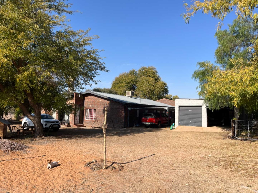 4 Bedroom Property for Sale in Ses Brugge Northern Cape